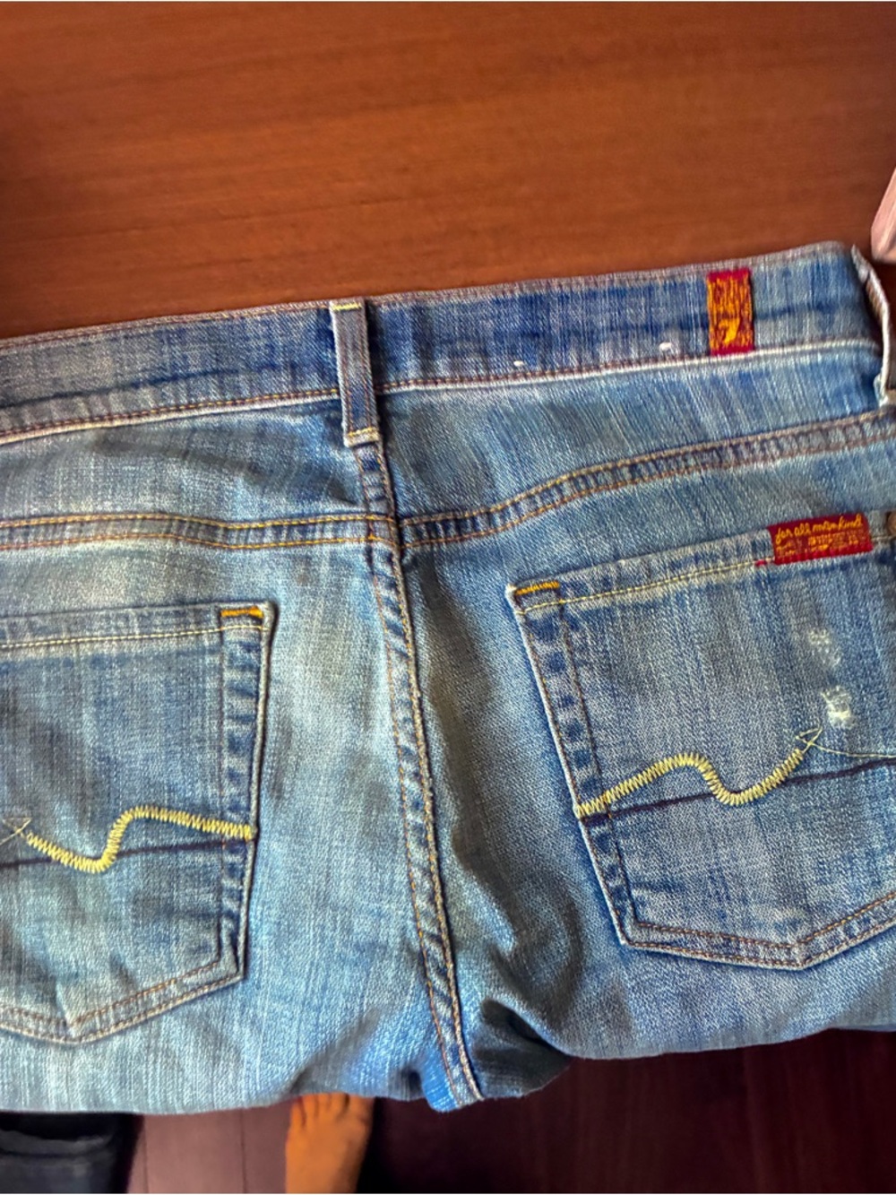 7 For All Mankind 24 (short) Blue Women’s Denim Jeans with Contrast Stitching